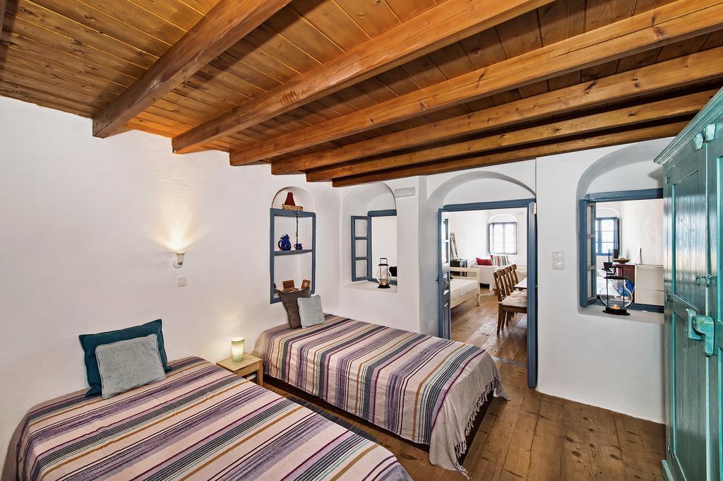 Lucky Homes - Oia Rom bilde